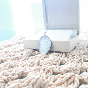 שרשרת כסף 925 עם תליון טביעת אצבע וחריטת אות