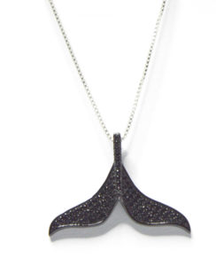 שרשרת כסף 925 עם תליון זנב לוויתן שיבוץ שחור