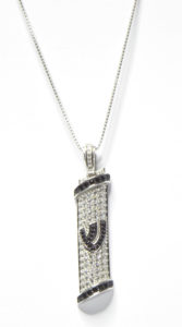 שרשרת כסף 925 עם תליון מזוזה שיבוץ לבן