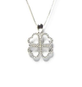 שרשרת כסף 925 עם תליון עלי תלתן משובץ