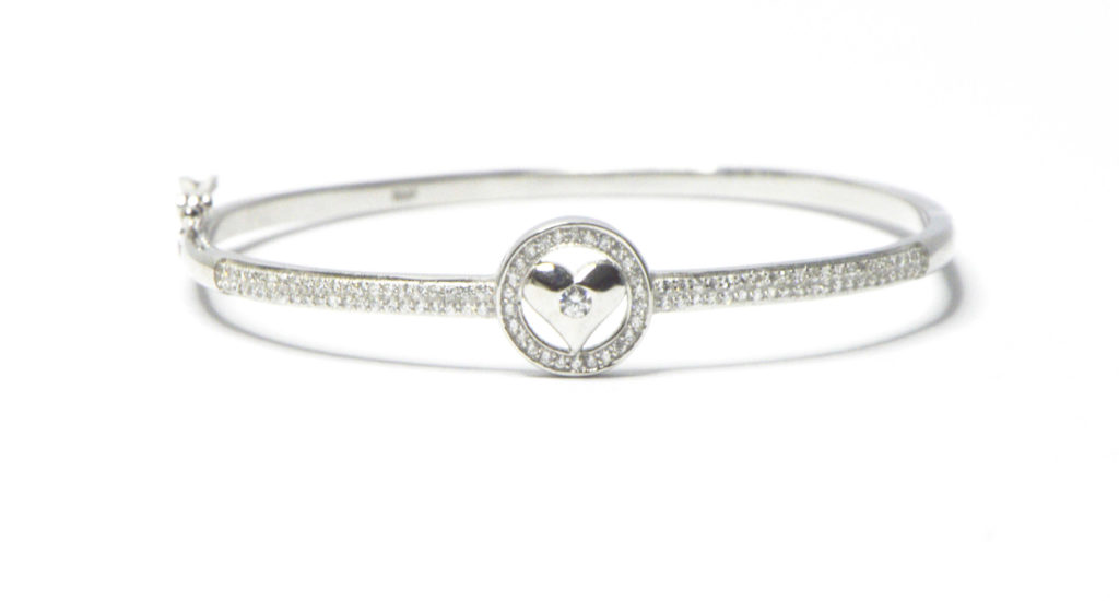 צמיד קשיח כסף 925 משובץ צורה עגולה ולב